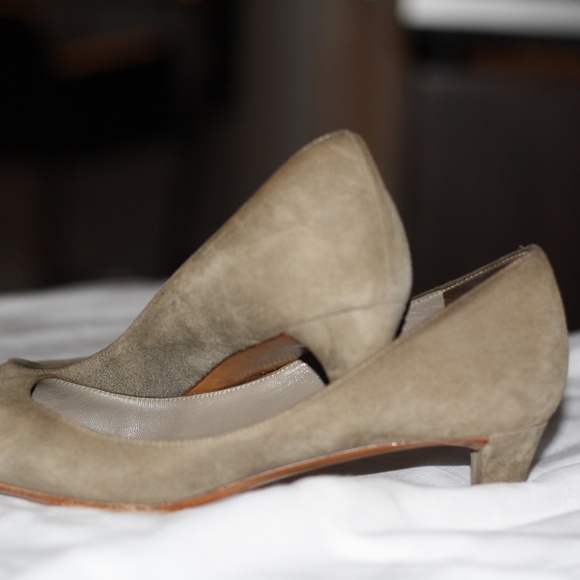 Gray Flats w. Small Heel - Picture 3 of 5